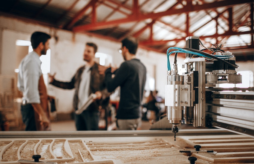 How to Use a Woodworking Router – Top Tips for Smooth Work